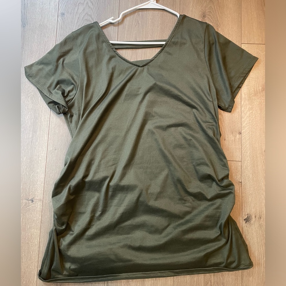 Olive green Maternity 2x with stripes in the back at the top